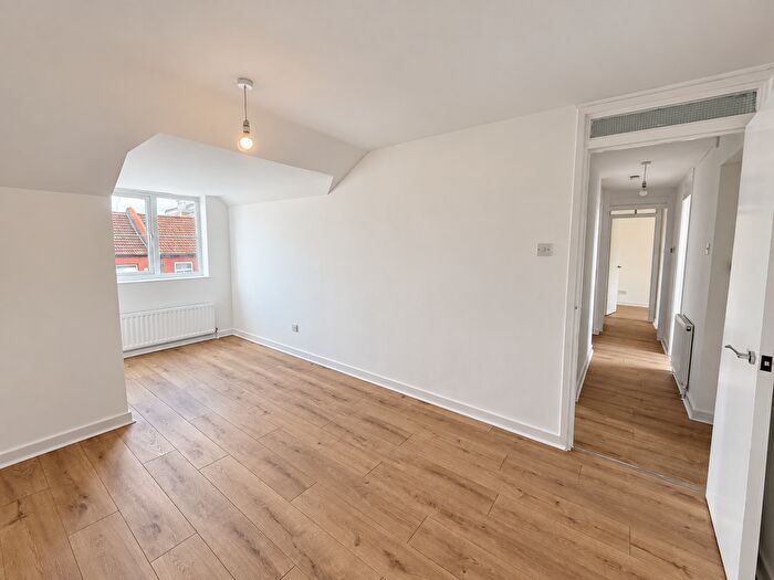 3 Bedroom Flat To Rent In Headstone Road, Harrow, HA1