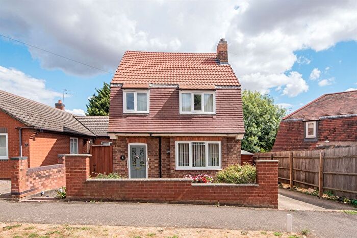 4 Bedroom Detached House For Sale In Larch Road, Kettering, NN15