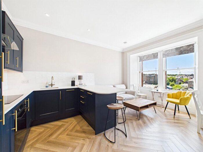 2 Bedroom Apartment To Rent In Straiton Place, Edinburgh, Midlothian, EH15