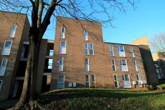 3 Bedroom Maisonette To Rent In Hylton Court, Oxclose, Washington, Tyne And Wear, NE38