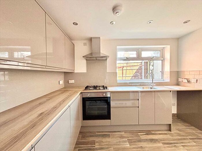 2 Bedroom Flat To Rent In Urban Rd, Kirkby In Ashfield, NG17