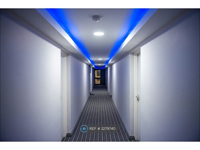 Studio To Rent In Poplar Court, Bradford, BD7