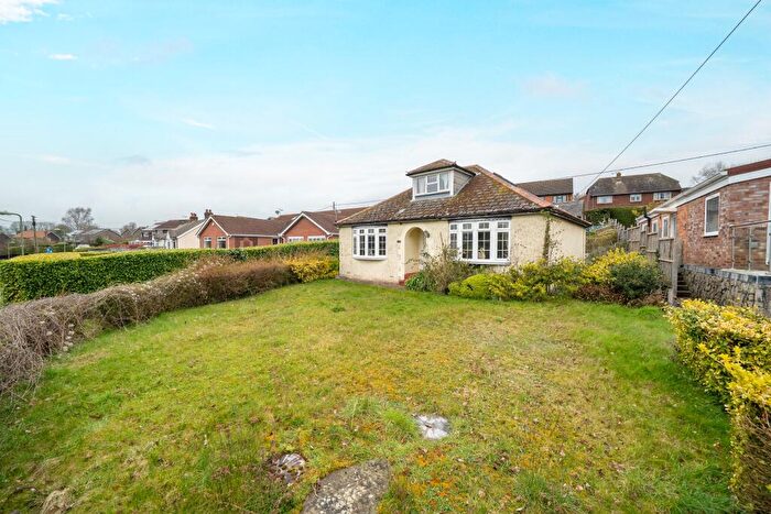 3 Bedroom Chalet For Sale In Foxcotte Road, Charlton, SP10