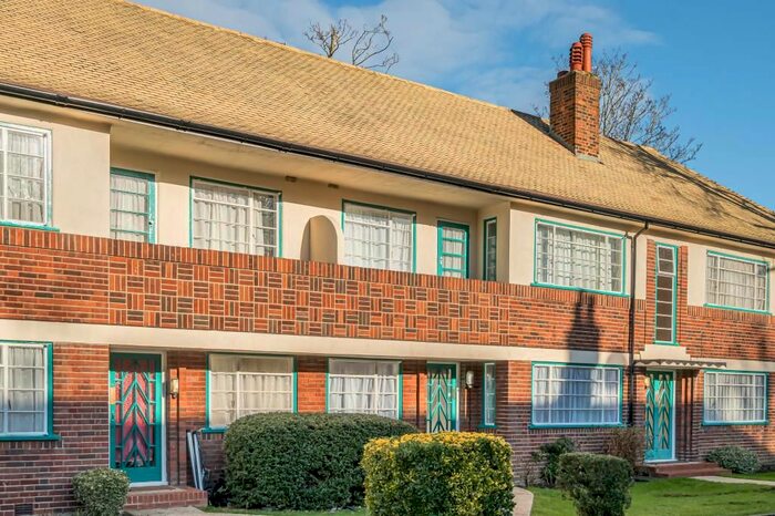 2 Bedroom Flat To Rent In Glenhill Close, Finchley, N3