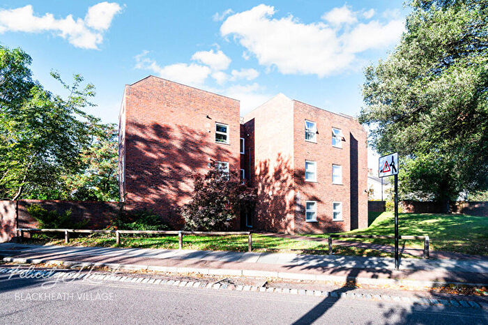 2 Bedroom Flat For Sale In Lee Park, London, SE3