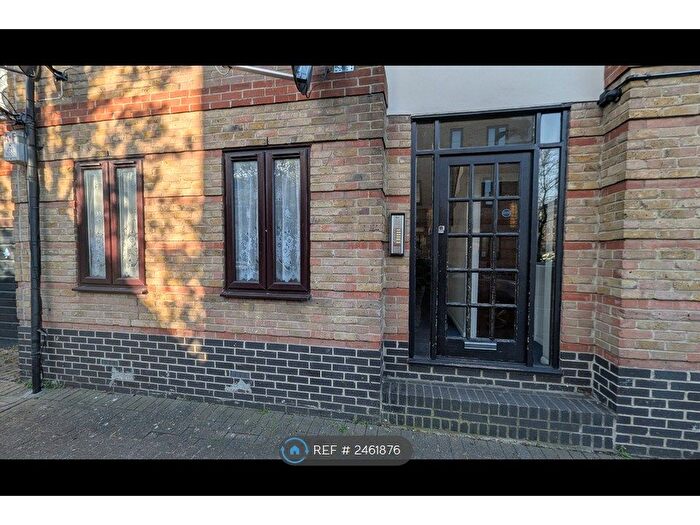 1 Bedroom Flat To Rent In Swallow Street, London, E6