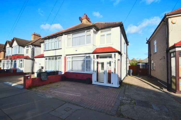 3 Bedroom Semi-Detached House To Rent In Northway Road, Croydon, CR0