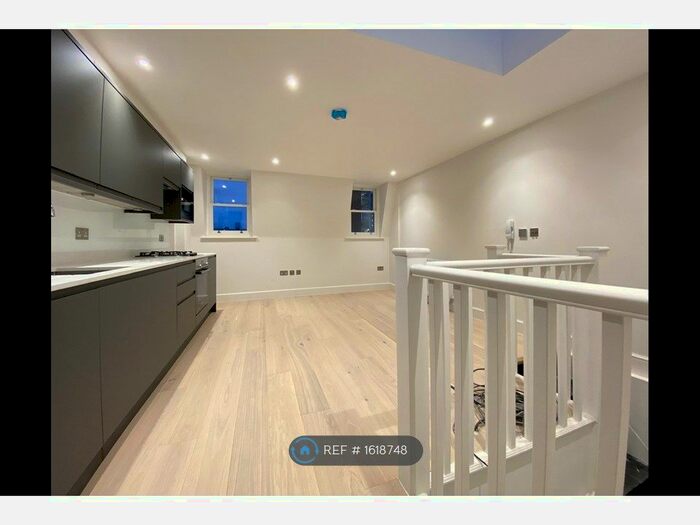 1 Bedroom Flat To Rent In Roman Road, London, E2