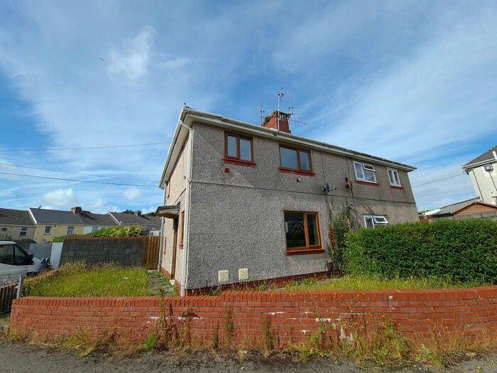 3 Bedroom Semi-Detached House To Rent In Graig Avenue, Llanelli, Carmarthenshire., SA15