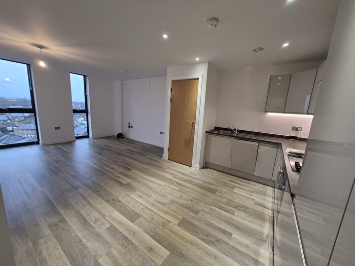 2 Bedroom Flat To Rent In Queens House, Holly Road, London, TW1