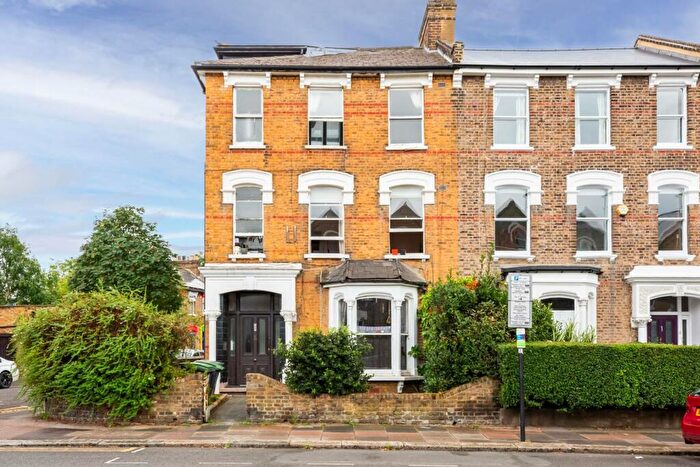 2 Bedroom Flat To Rent In Upper Tollington Park, Stroud Green, London, N4