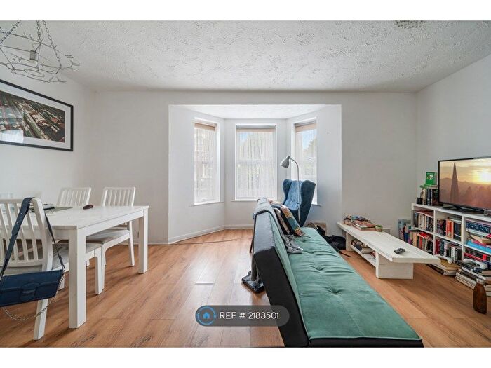 1 Bedroom Flat To Rent In Leathwell Road, London, SE8