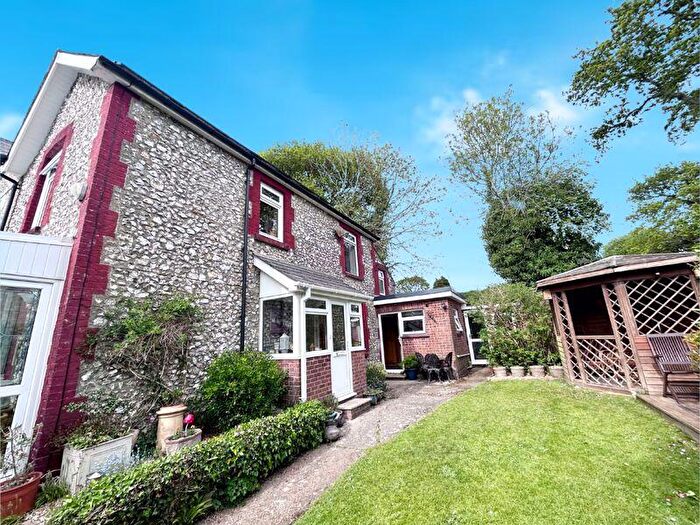 2 Bedroom Cottage For Sale In Grove Road, Ventnor, PO38