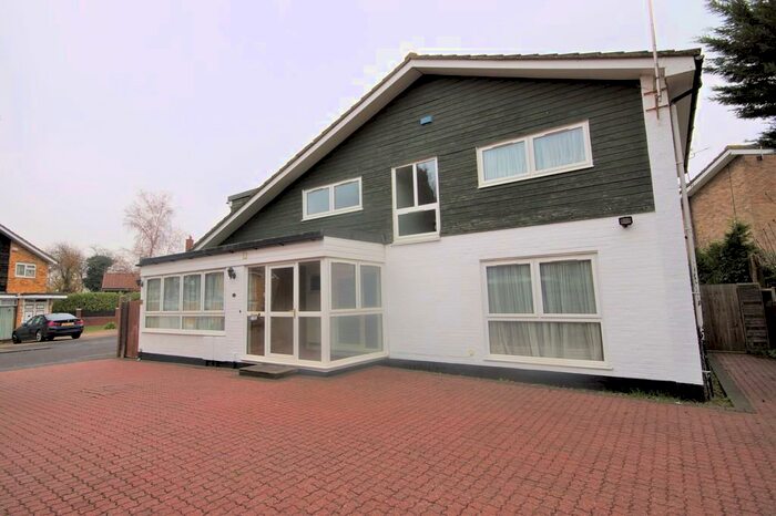 4 Bedroom Detached House To Rent In Pinner, Middlesex, HA5