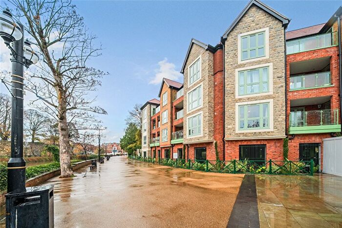 2 Bedroom Flat For Sale In Brook House, New Wharf Road, Tonbridge, TN9