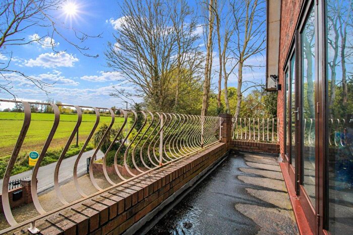 4 Bedroom Detached House For Sale In Tun Lane, South Hiendley, Barnsley, S72