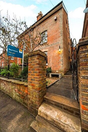 4 Bedroom Property To Rent In Sydenham Road, Guildford, GU1