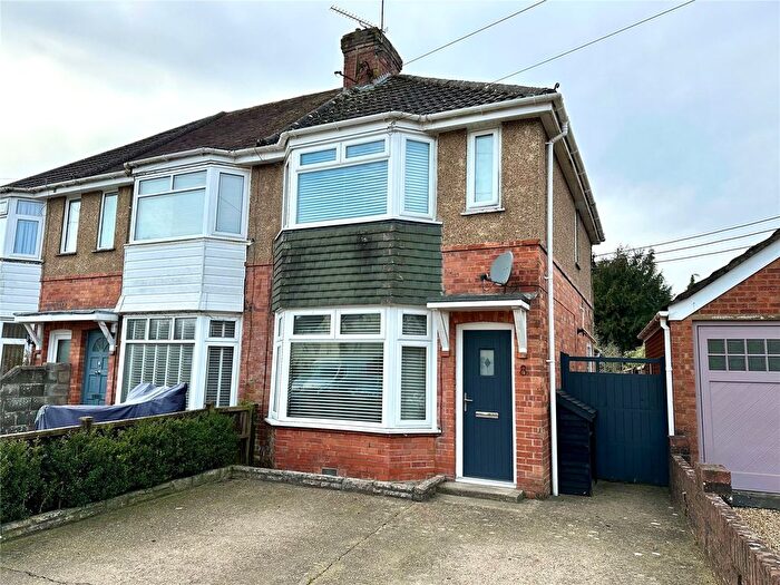 2 Bedroom End Of Terrace House For Sale In Eastfield Lane, Ringwood, Hampshire, BH24