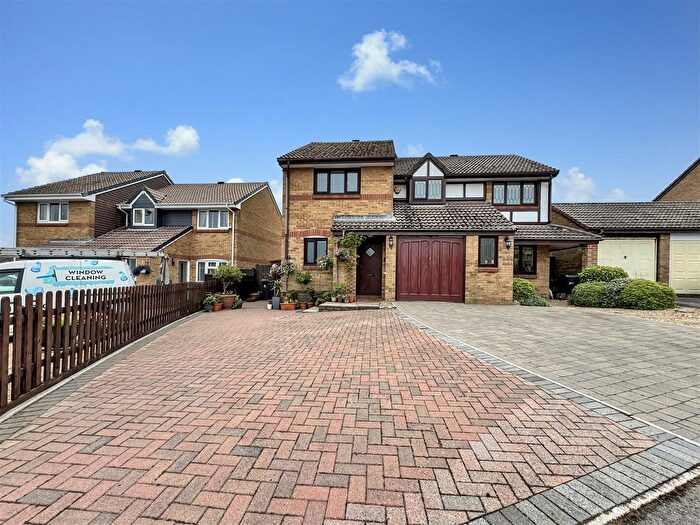 2 Bedroom Semi-detached House For Sale In The Bindells, Chickerell, DT3