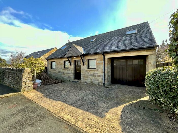 Houses for sale & to rent in HX5 0AD, Victoria Road, Elland Elland