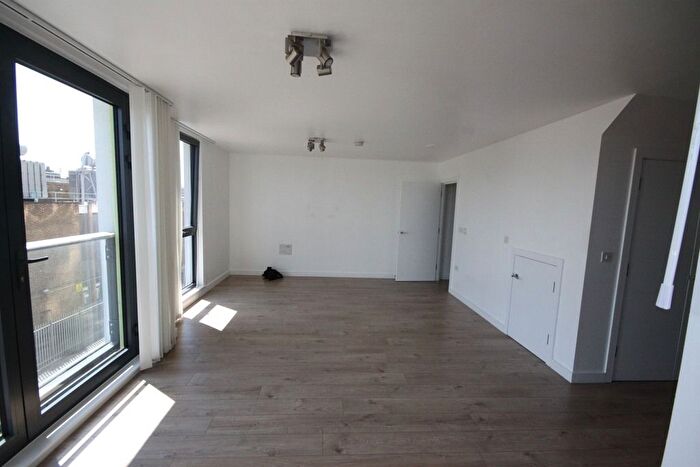 2 Bedroom Flat To Rent In Verney Road, London, SE16