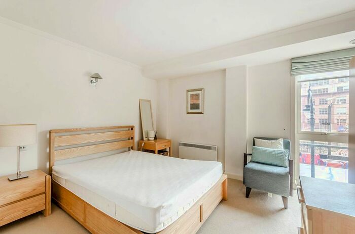2 Bedroom Flat To Rent In High Holborn, Bloomsbury, London, WC1V