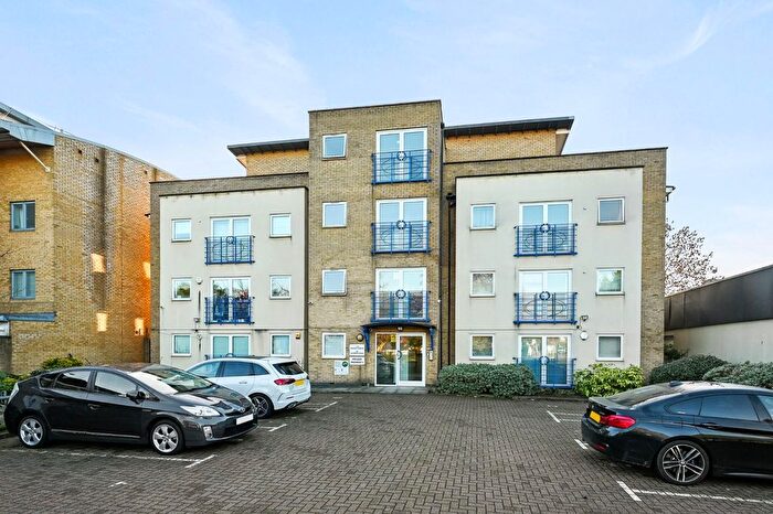 1 Bedroom Flat For Sale In Uxbridge Road, Acton, W3