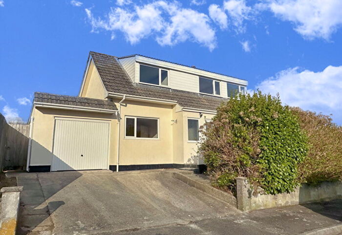 4 Bedroom Detached House For Sale In Cotswold Avenue, Sticker, PL26