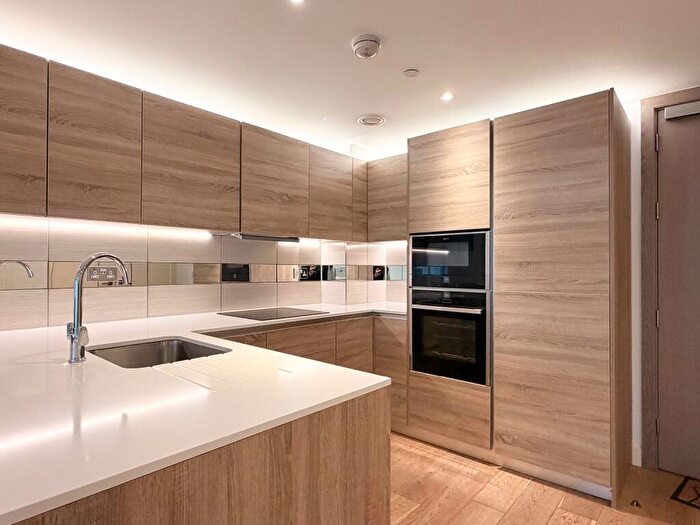 2 Bedroom Apartment For Sale In Deveraux House, Royal Woolwich Arsenal, SE18