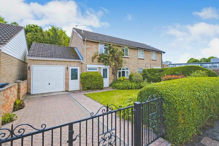 3 Bedroom Semi-Detached House For Sale In Newmans Way, Bulford, Salisbury, SP4