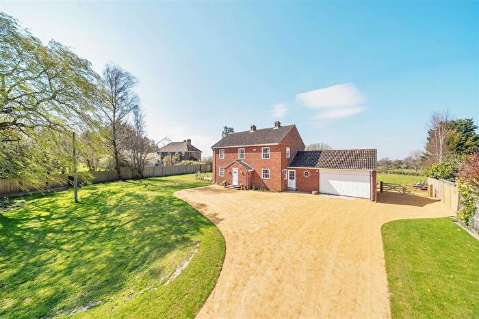 4 Bedroom Detached House For Sale In Penn Hill, Bedchester, Shaftesbury, SP7