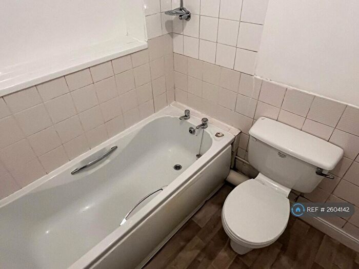 1 Bedroom Flat To Rent In Roxan Court, Southampton, SO15