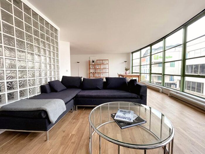 2 Bedroom Flat To Rent In Arlington Road, Camden, NW1