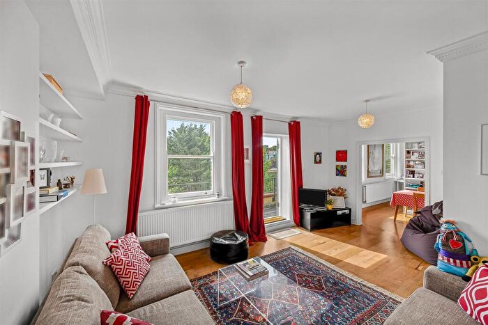 2 Bedroom Flat For Sale In Frognal, Hampstead, NW3