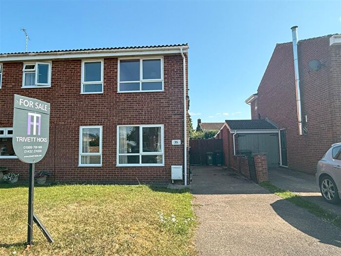 3 Bedroom Semi-Detached House For Sale In Barneby Avenue, Bartestree, Hereford, HR1