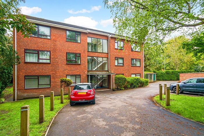 2 Bedroom Flat To Rent In Nightingale Place, Rickmansworth, WD3