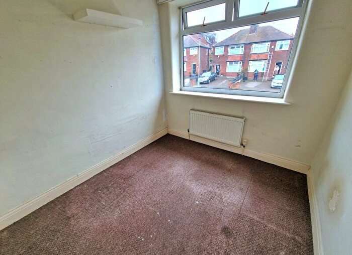 3 Bedroom Semi-Detached House For Sale In Windsor Road, Gee Cross, SK14
