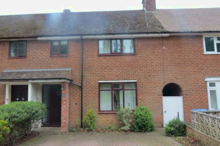 3 Bedroom Semi-Detached House To Rent In Sudbury Park, DE6