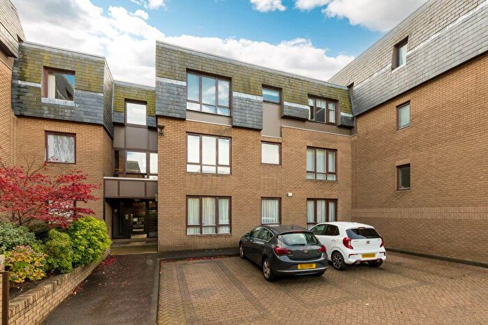 3 Bedroom Flat For Sale In / Rocheid Park, Fettes, Edinburgh, EH4