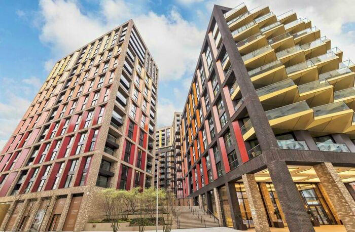 2 Bedroom Flat To Rent In Charles Clowes Walk, Nine Elms, SW11