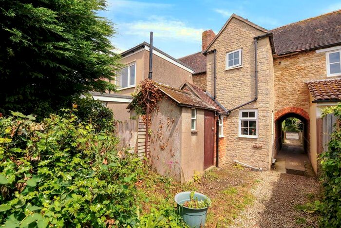2 Bedroom Cottage To Rent In Kidlington, Oxford, OX5
