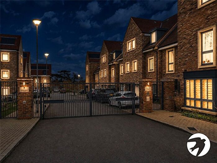 2 Bedroom Flat To Rent In Acorn Way, Orpington, BR6