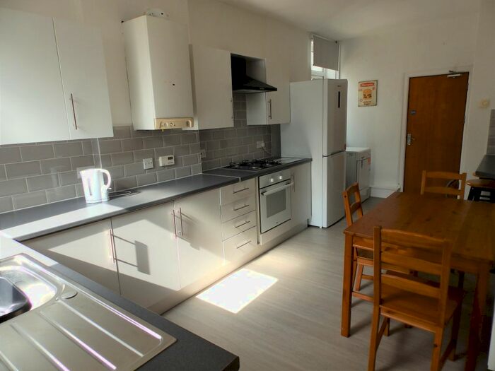 5 Bedroom Terraced House To Rent In Russell Street, Swansea, SA1