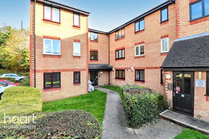 1 Bedroom Apartment For Sale In Naunton Way, Hornchurch, RM12