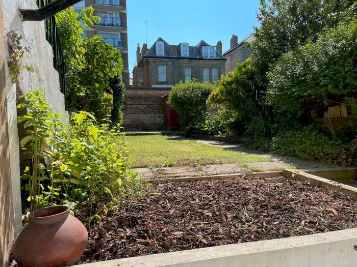 2 Bedroom Flat To Rent In Tisbury Road, Hove, BN3