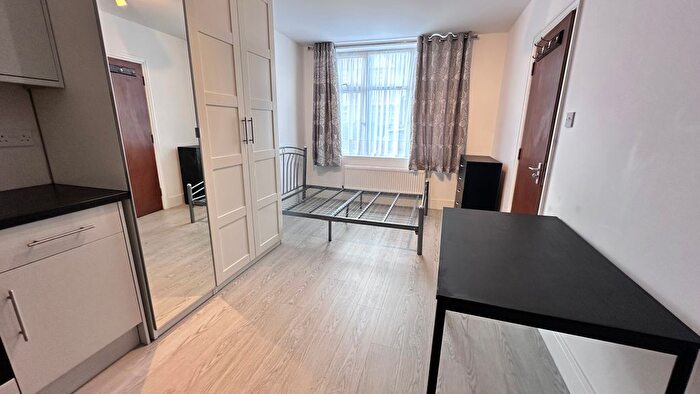 Studio To Rent In Byron Avenue, London, NW9