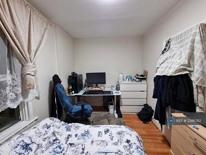 1 Bedroom Flat To Rent In Wallwood Road, London, E11