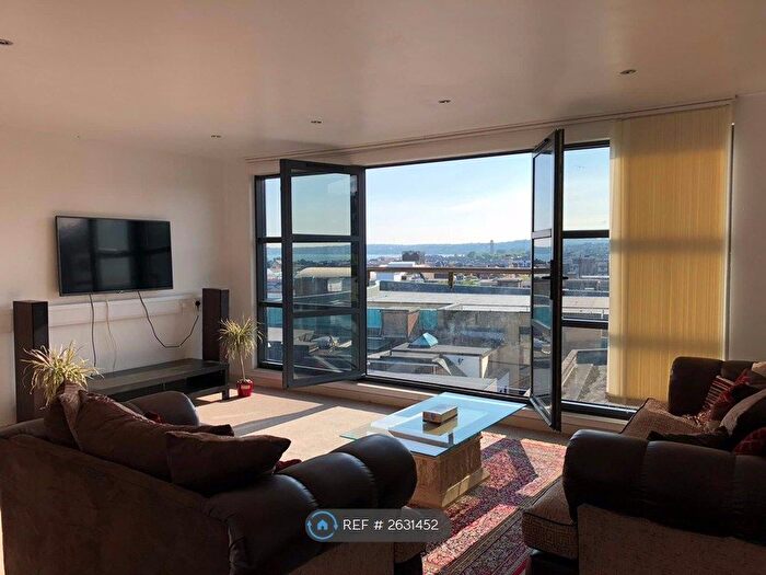 2 Bedroom Flat To Rent In Castle Buildings, Swansea, SA1