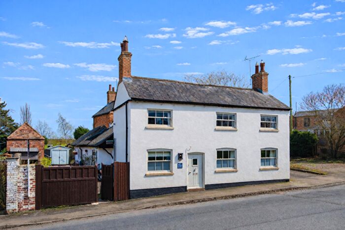 3 Bedroom House For Sale In White Swan, High Street, Welford, NN6