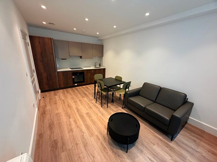 1 Bedroom Flat To Rent In Old Shoreham Road, BN3